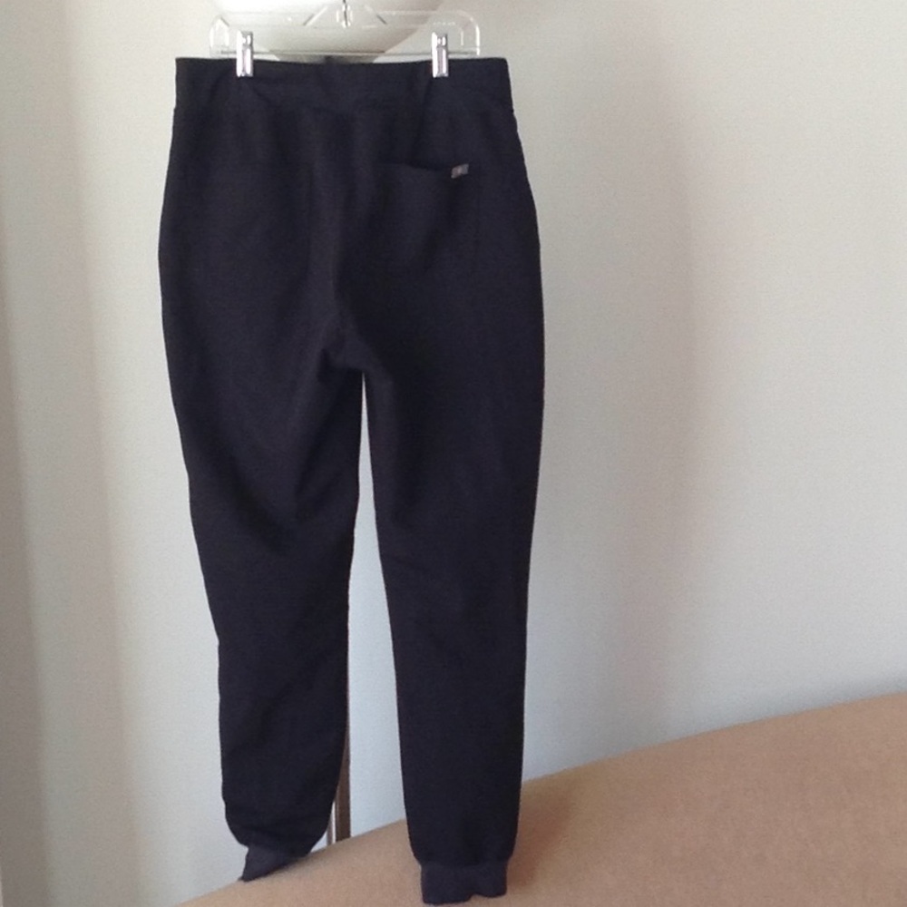 🐾💕🐾 Figs - (2) pc. Scrubs in Deep Rich Black. - Picture 4 of 8